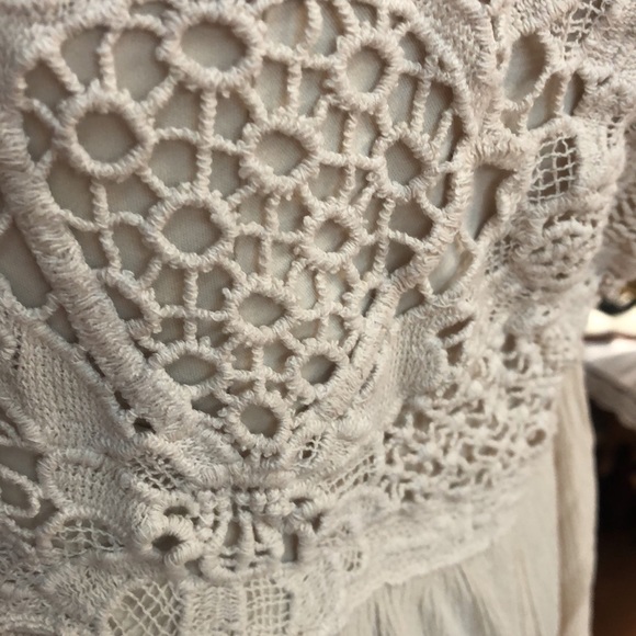 Maurice’s- retro bohemian cami top- beige cream, cross cross straps, gauze/lace - Picture 4 of 9